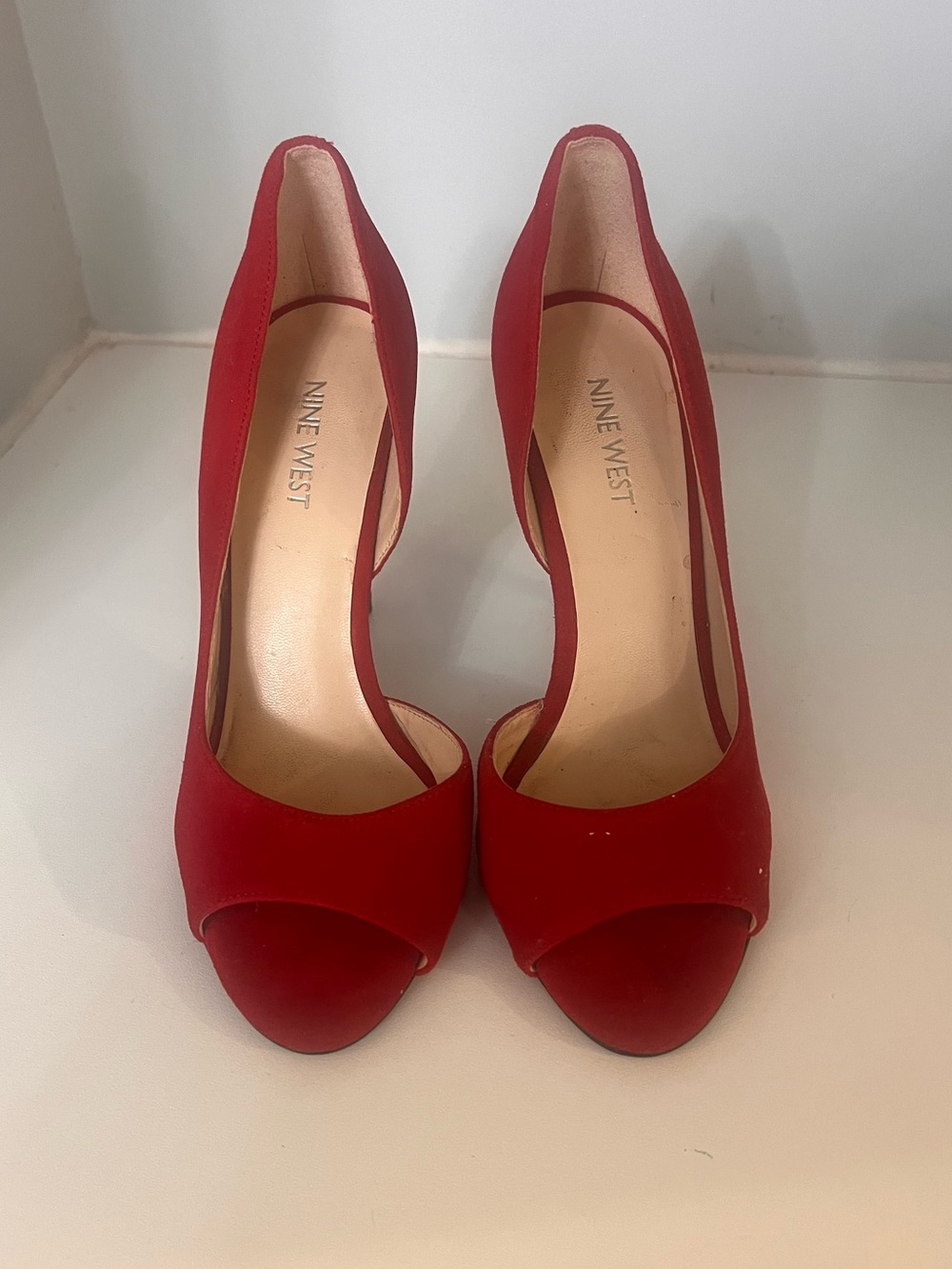 Nine West Red Suede Pumps. - Picture 4 of 7